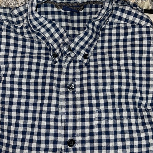 GAP kids size 8 Navy and gray check button down shirt - Picture 2 of 3